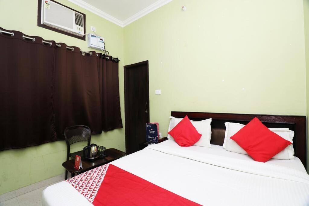 Hotel Blue Star Varanasi Exterior photo