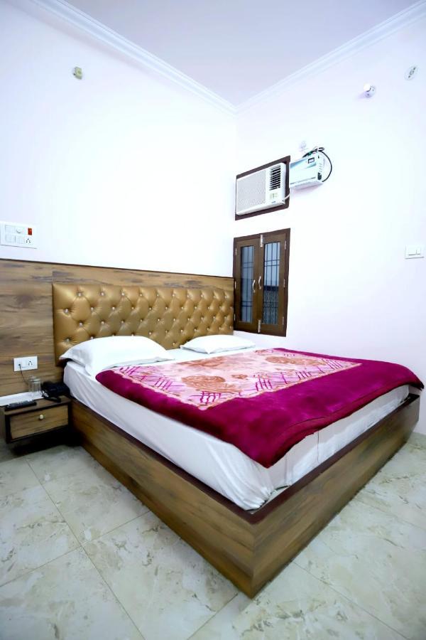 Hotel Blue Star Varanasi Exterior photo