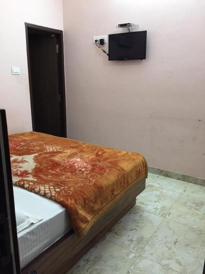 Hotel Blue Star Varanasi Exterior photo