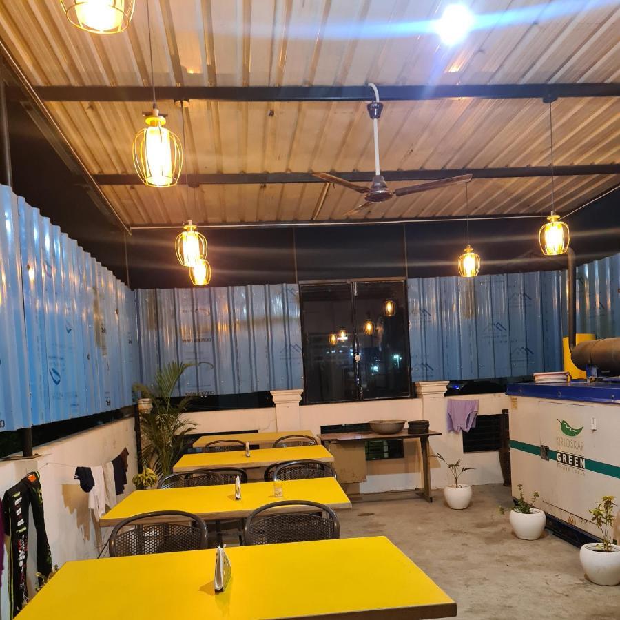 Hotel Blue Star Varanasi Exterior photo
